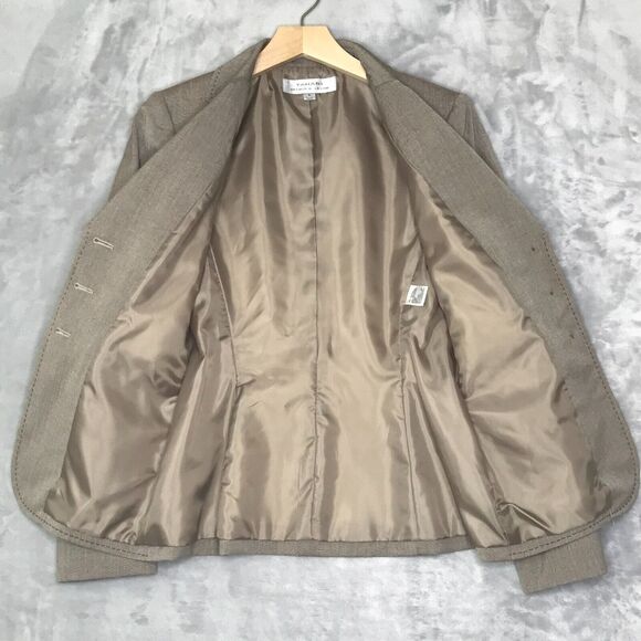 Tahari Blazer Womens 4 Tan 3 Button Closure Zipper Pockets Brown Stitching Lined - Picture 3 of 10